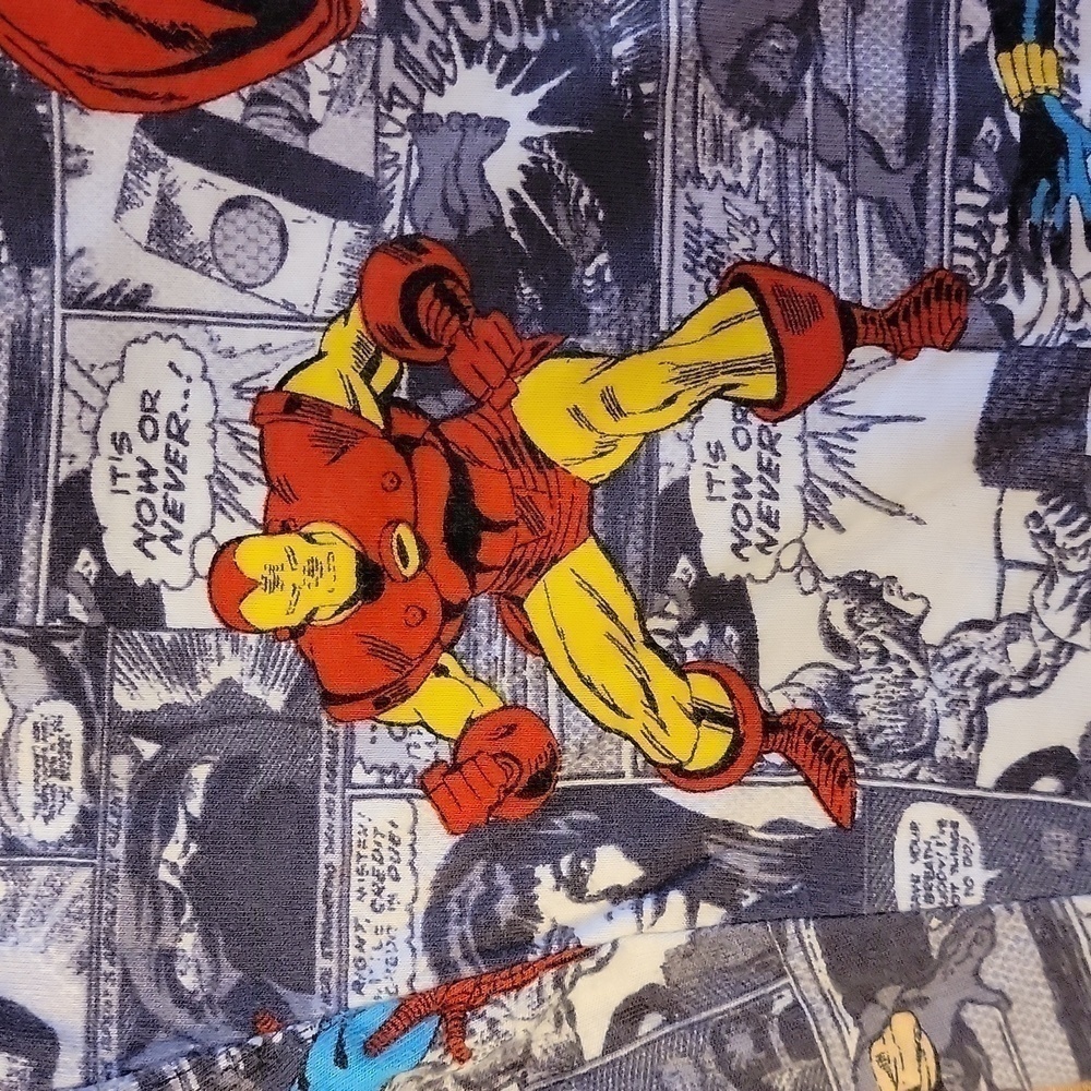 Marvel Shorts size large. Pockets 100% cotton drawstring - Picture 9 of 11